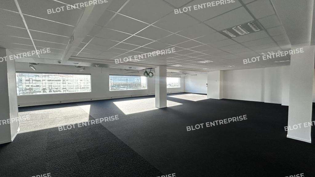 A louer bureaux 737m²  à Rennes Sud Courrouze 