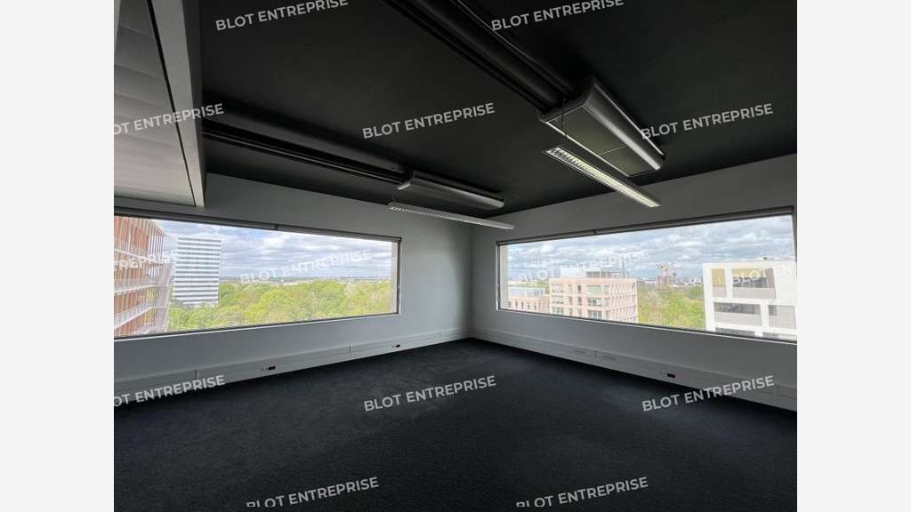 A louer bureaux 737m²  à Rennes Sud Courrouze 