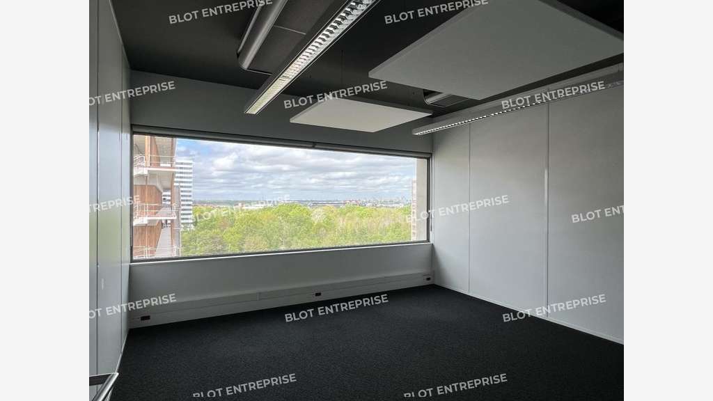 A louer bureaux 737m²  à Rennes Sud Courrouze 