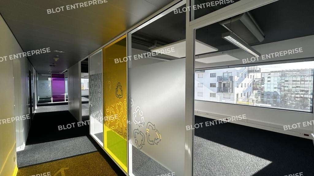 A louer bureaux 737m²  à Rennes Sud Courrouze 