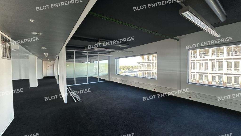 A louer bureaux 737m²  à Rennes Sud Courrouze 