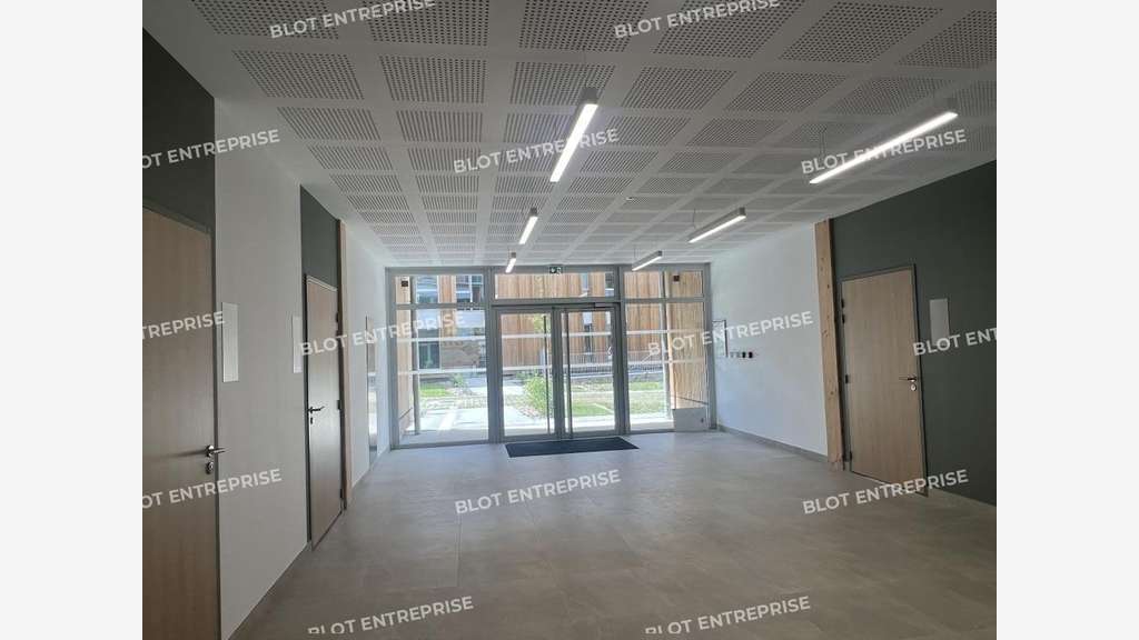 A louer bureaux 381m² Saint-Jacques-de-la-Lande