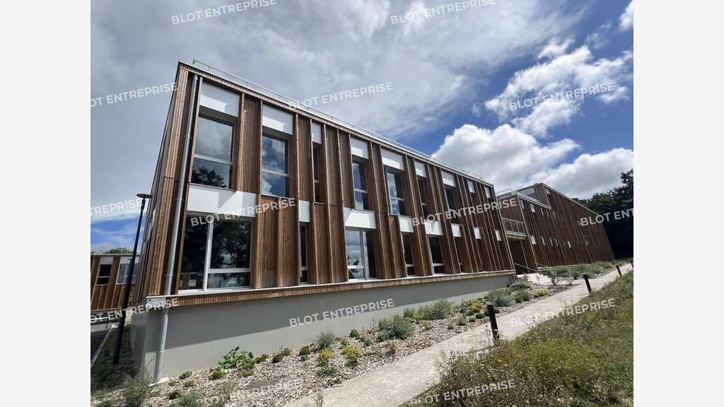 A louer bureaux 833m² Saint-Jacques-de-la-Lande