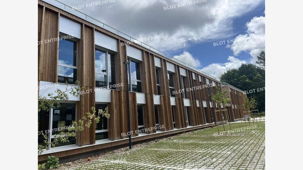 A louer bureaux 833m² Saint-Jacques-de-la-Lande