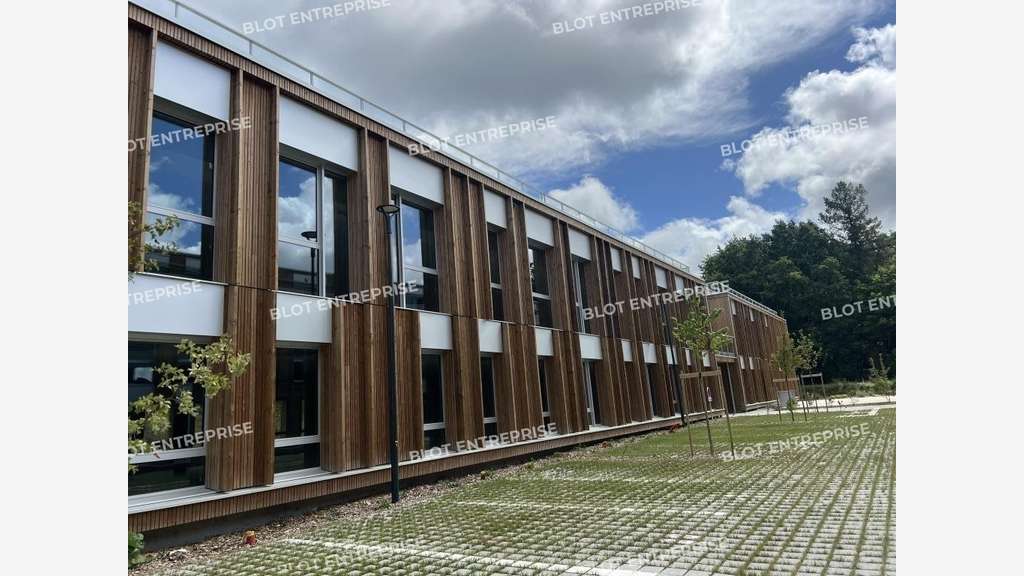 A louer bureaux 833m² Saint-Jacques-de-la-Lande