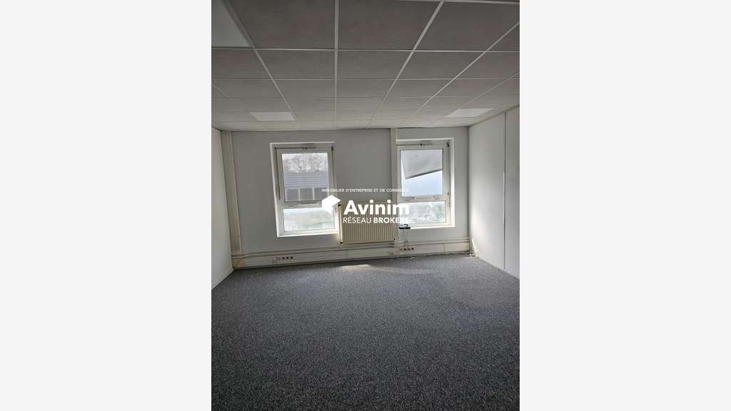 Bureaux 231m² à louer à Saint-Jacques-de-la-Lande