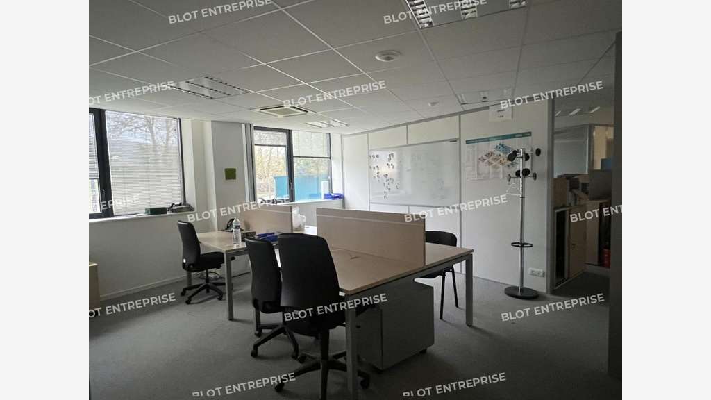 A louer bureaux 1527m² St-Jacques-de-la-Lande