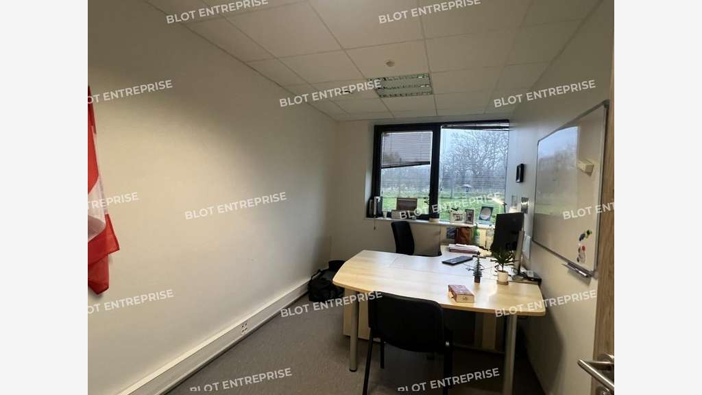 A louer bureaux 1527m² St-Jacques-de-la-Lande