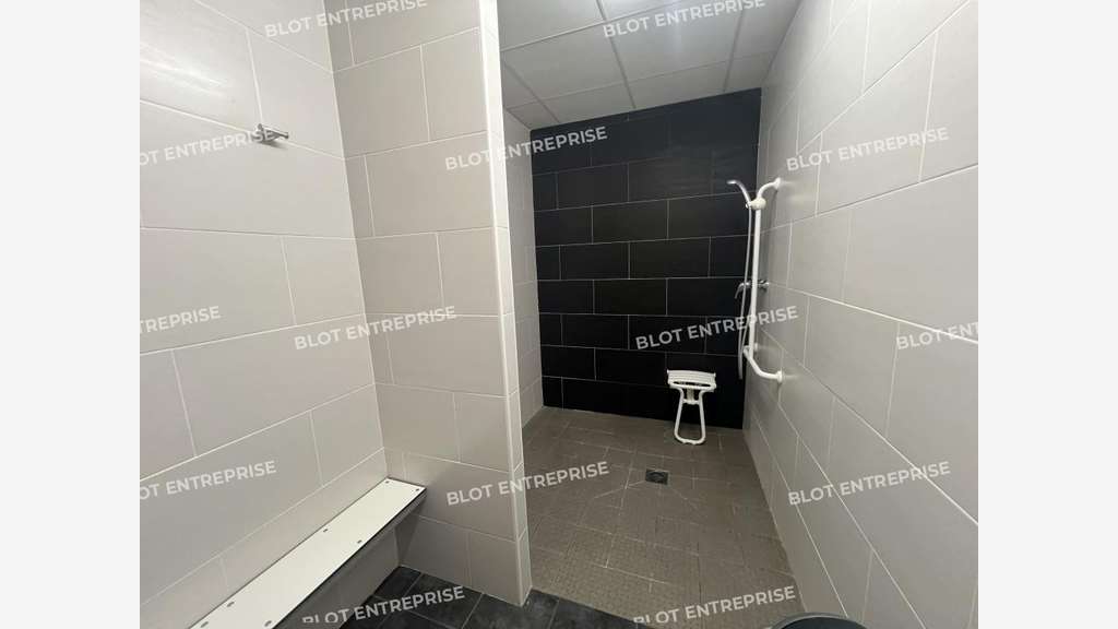 A louer bureaux 1527m² St-Jacques-de-la-Lande