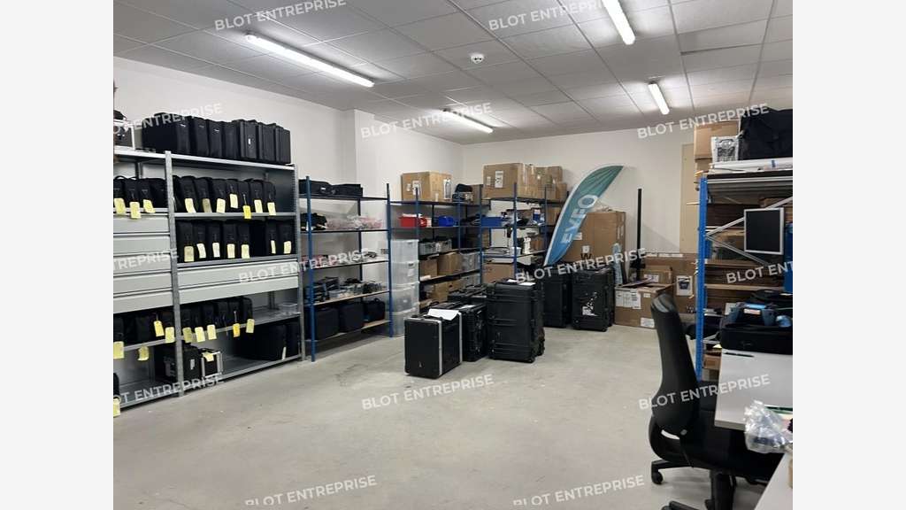 A louer bureaux 964m² St-Jacques-de-la-Lande