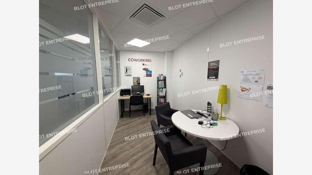 A LOUER - BUREAUX 270 m² LA COURROUZE - RENNES