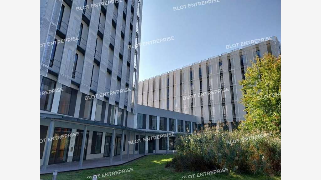 A LOUER - BUREAUX 270 m² LA COURROUZE - RENNES