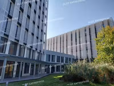 A LOUER - BUREAUX 270 m² LA COURROUZE - RENNES
