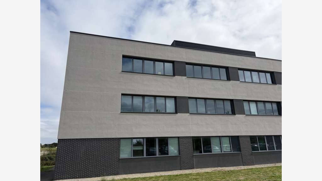Bureaux neufs 300m² à louer St-Jacques-de-la-Lande