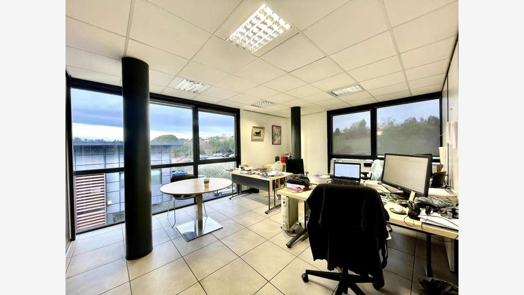 A louer bureau de 24m² avec vue à St Jean