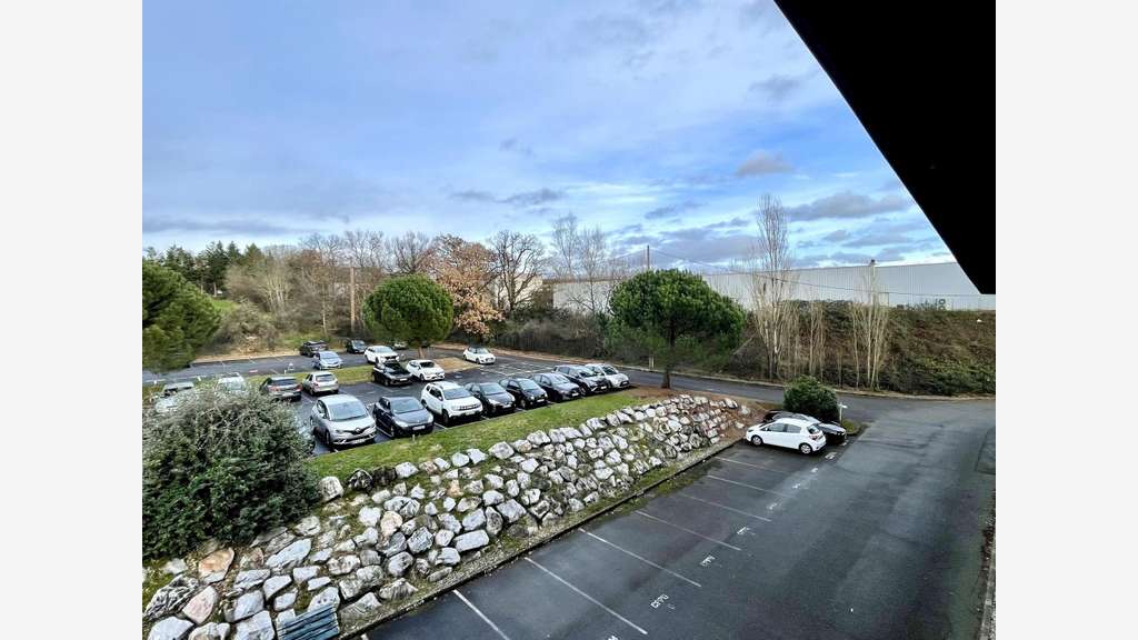 A louer bureau de 24m² avec vue à St Jean