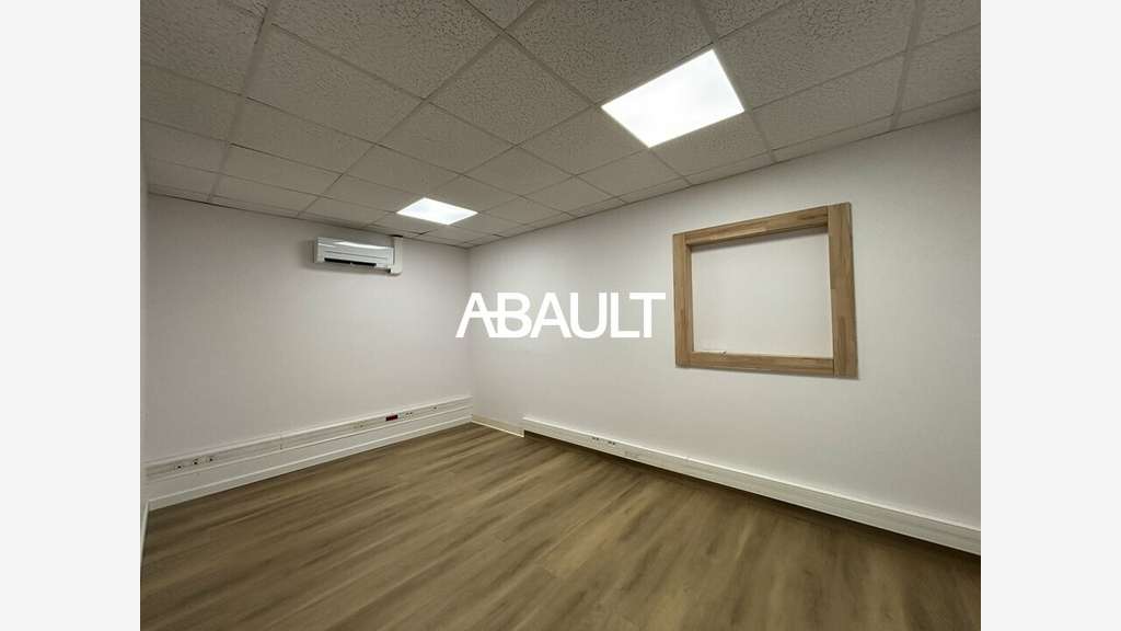 Bureaux 178m² R+1 + garage à louer Saint Jean