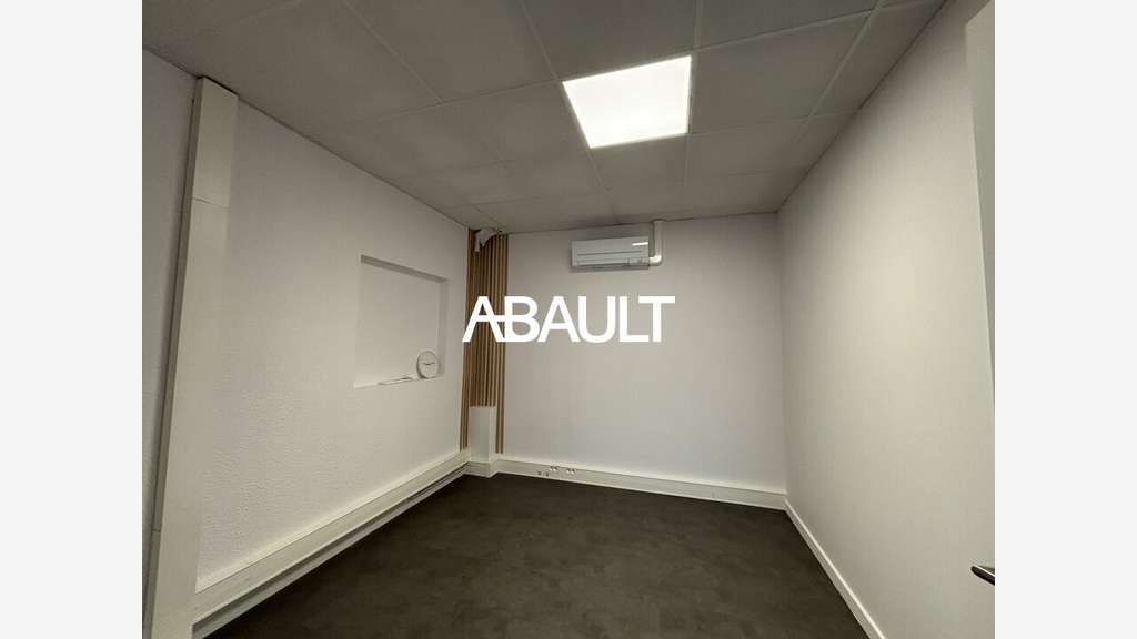 Bureaux 178m² R+1 + garage à louer Saint Jean