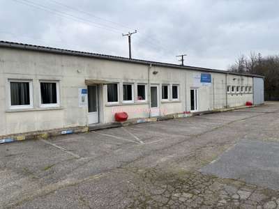 A louer bureaux proche industries de  Port Jerôme 