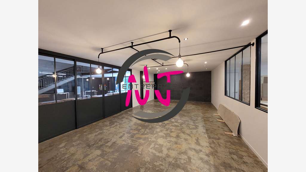 Loue local pro de 400m² à Saint-Jean-de-Linières