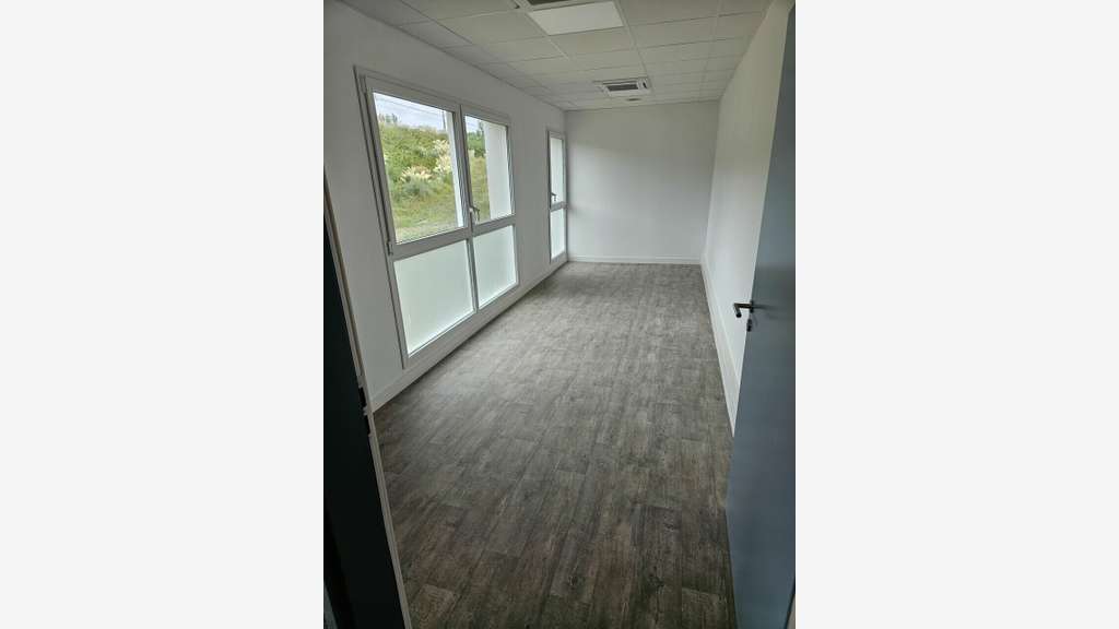 A louer bureaux 17m² R+1 à Saint-Jean-de-Luz