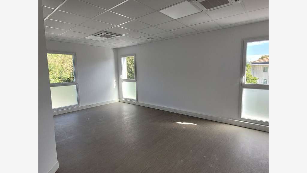 Bureaux 22m² R+1 à louer à Saint Jean de Luz
