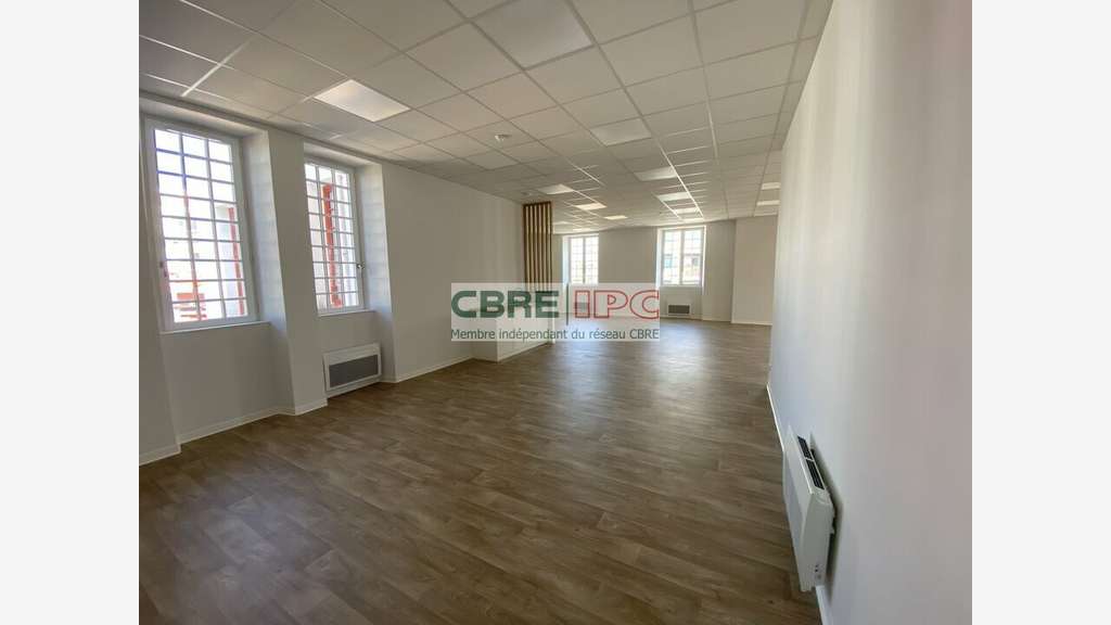 Loue bureaux lumineux 204m² centre St Jean de Luz