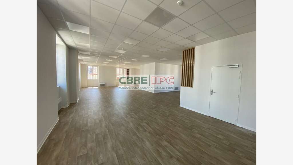 Loue bureaux lumineux 204m² centre St Jean de Luz