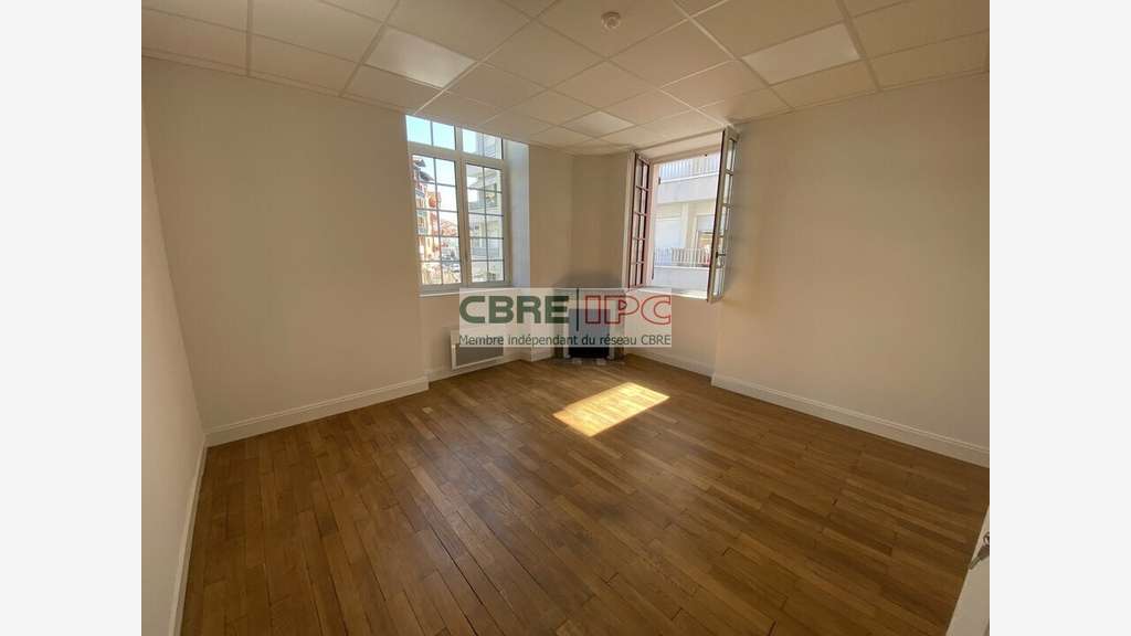 Location bureaux de 195m² centre Saint Jean de Luz