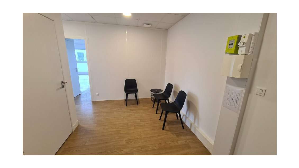 Bureau neuf 15m² dans cabinet à Saint Jean de Luz