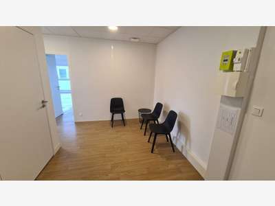 Bureau neuf 15m² dans cabinet à Saint Jean de Luz