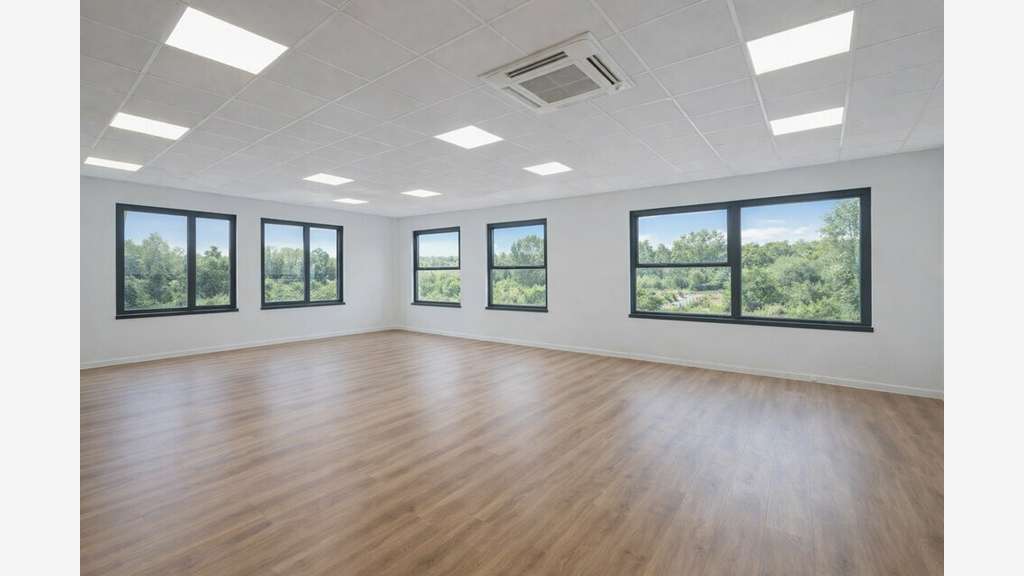 Bureaux 115m² à louer à Saint Jean de Luz A63