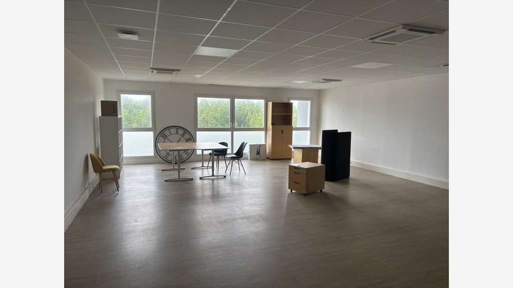 Bureaux 77 m² idéalement situé à l'entrée de St Je