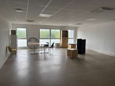 Bureaux 77 m² idéalement situé à l'entrée de St Je