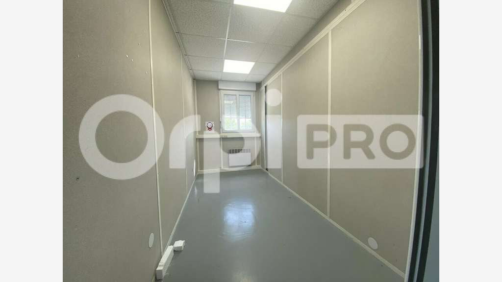 BUREAUX - ST JEAN DE THURIGNEUX - 170 m2