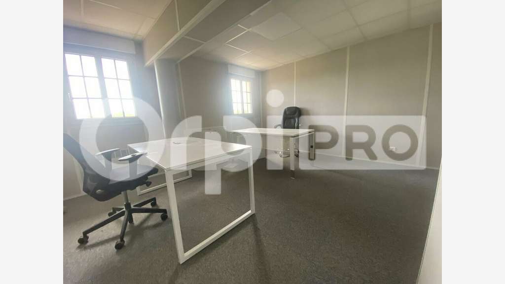 BUREAUX - ST JEAN DE THURIGNEUX - 170 m2