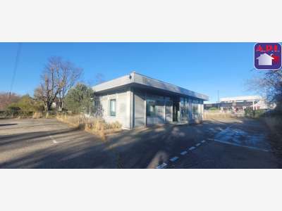 A louer local 142m² avec parking privatif St Jean