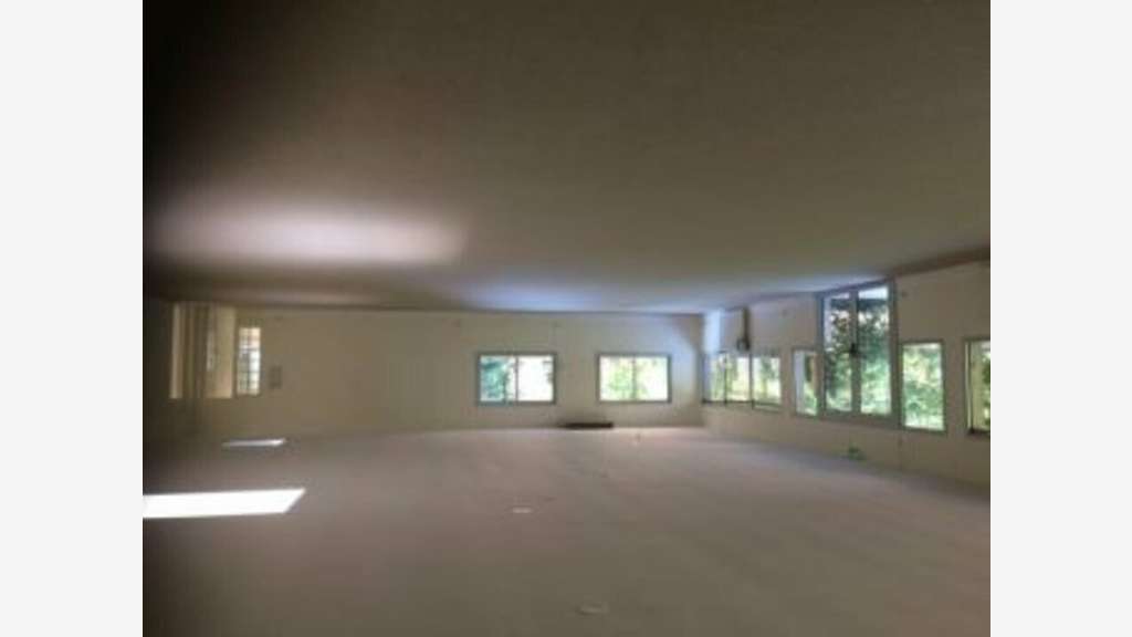 Bureaux 503m² à louer à Saint-Jean-d'Illac
