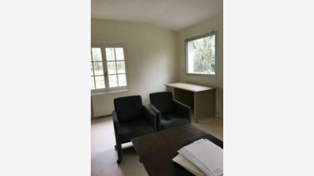 Bureaux 503m² à louer à Saint-Jean-d'Illac
