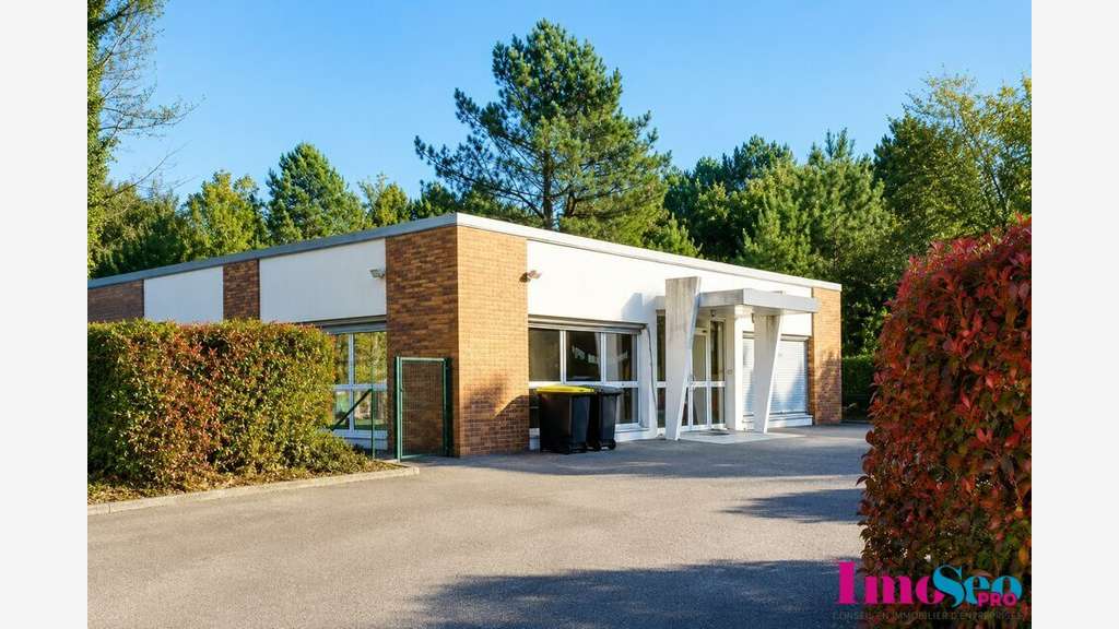 Bureaux 126m² à louer à Saint-Jean-d'Illac