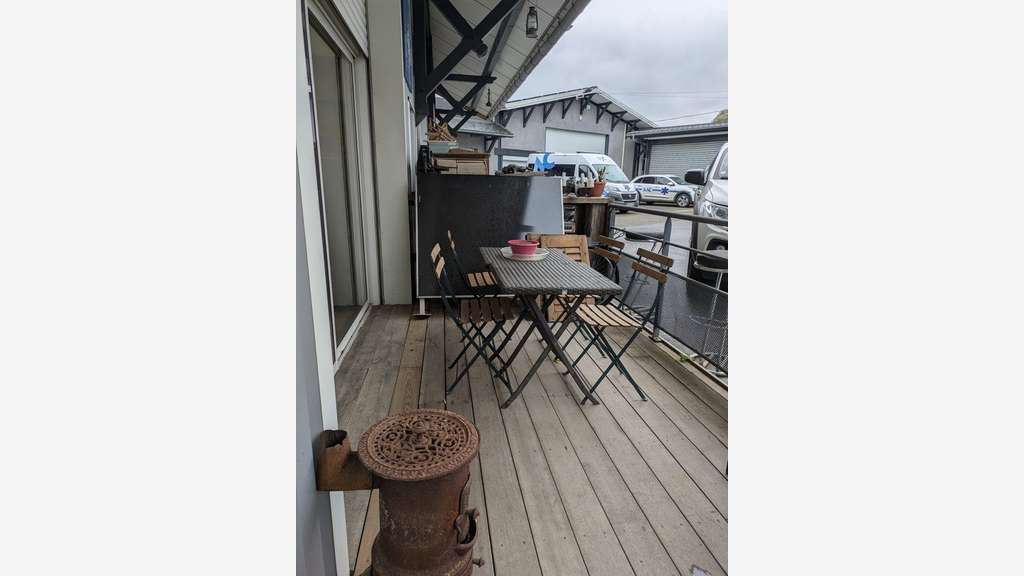 Bureau à louer 27m² à Saint-Jeoire-Prieuré