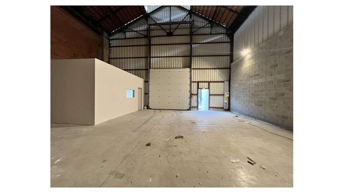 A louer local artisanal 120m² à Saint-Juéry