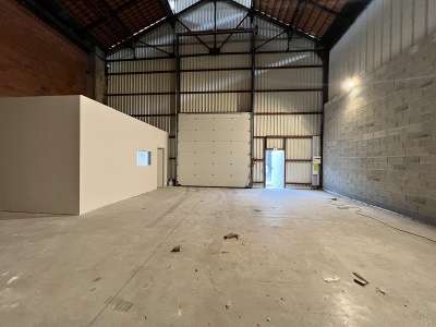 Location Locaux d'activités - Entrepôts à Saint-Juéry