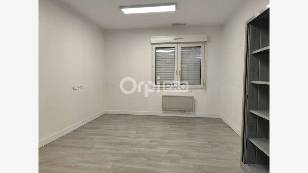 A louer bureaux de 97m² à Saint Junien empl strat