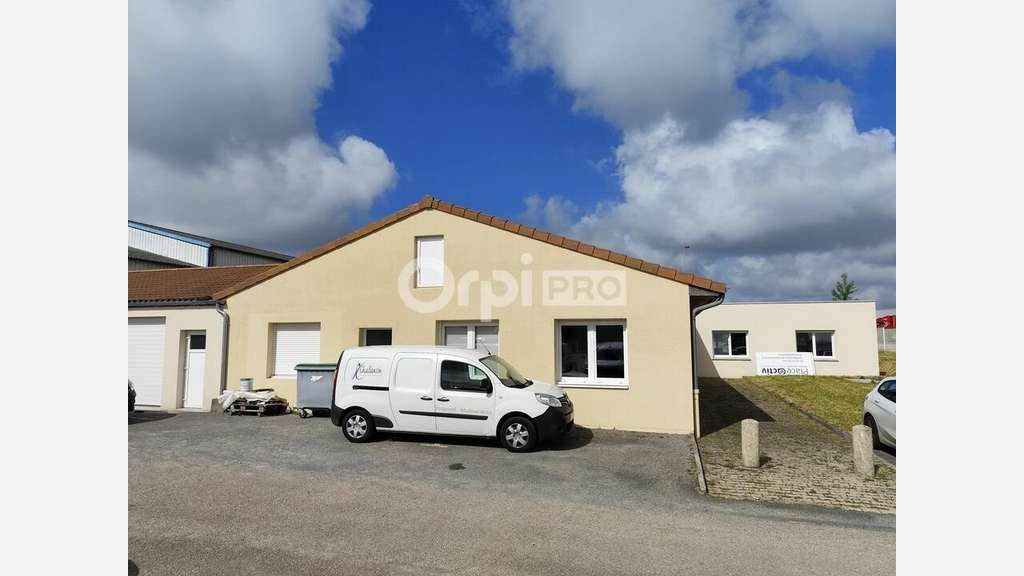 A louer bureaux de 97m² à Saint Junien empl strat