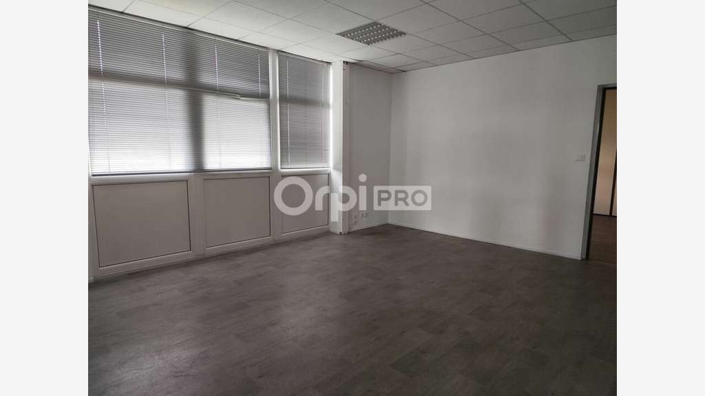 A louer bureaux de 97m² à Saint Junien empl strat