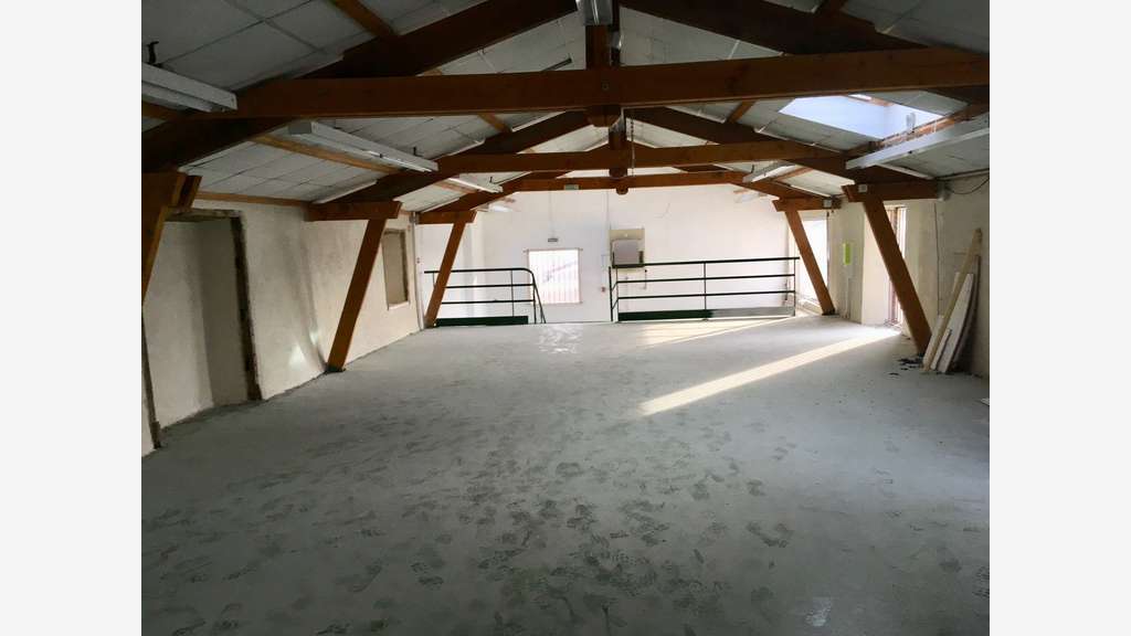 LOC 150m² St JUNIEN - R+1 - Bureaux/Activités