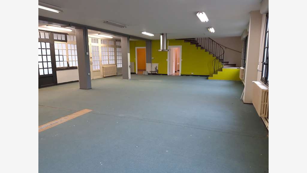 A louer bureaux lumineux 300m² à Saint-Lager