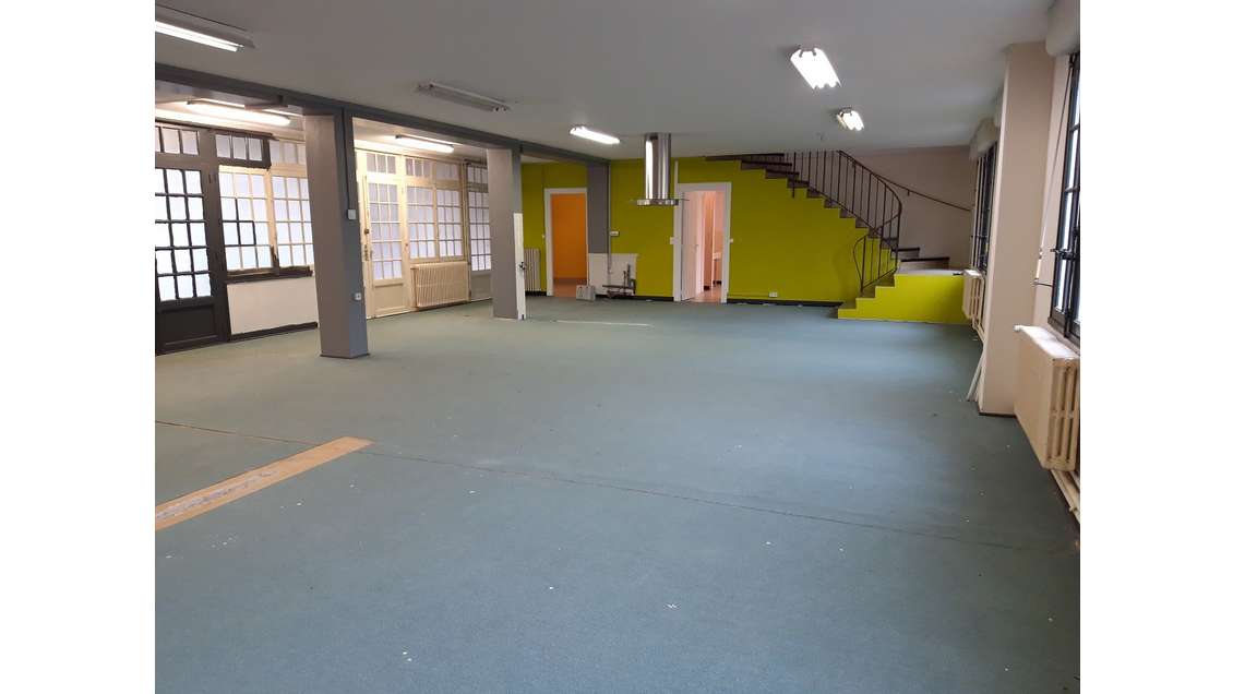 A louer bureaux lumineux 300m² à Saint-Lager