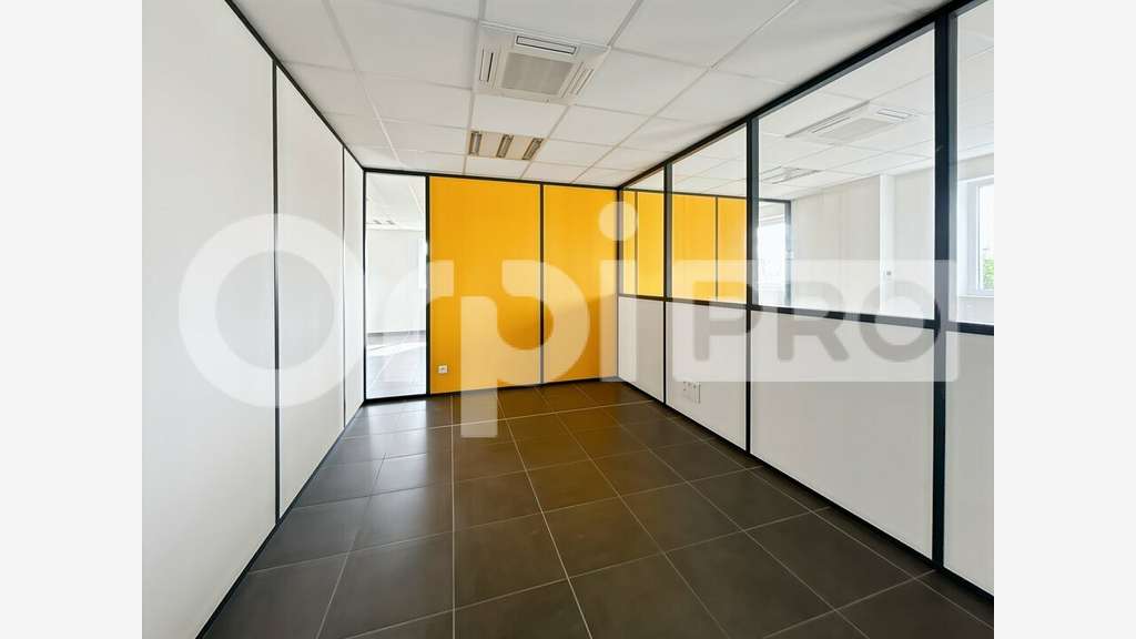 Bureau de 190m² à louer à Saint-Laurent-Blangy